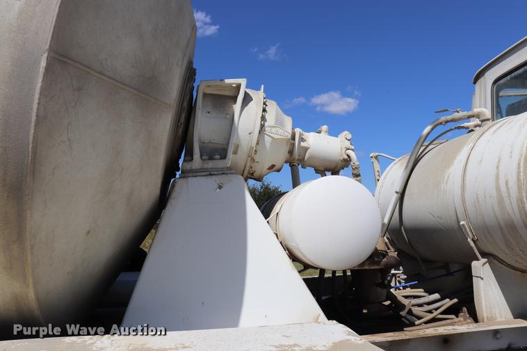 image for item DQ9315 1995 Ford LT8000 ready mix truck