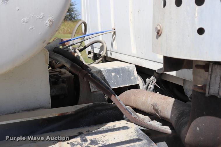 image for item DQ9315 1995 Ford LT8000 ready mix truck