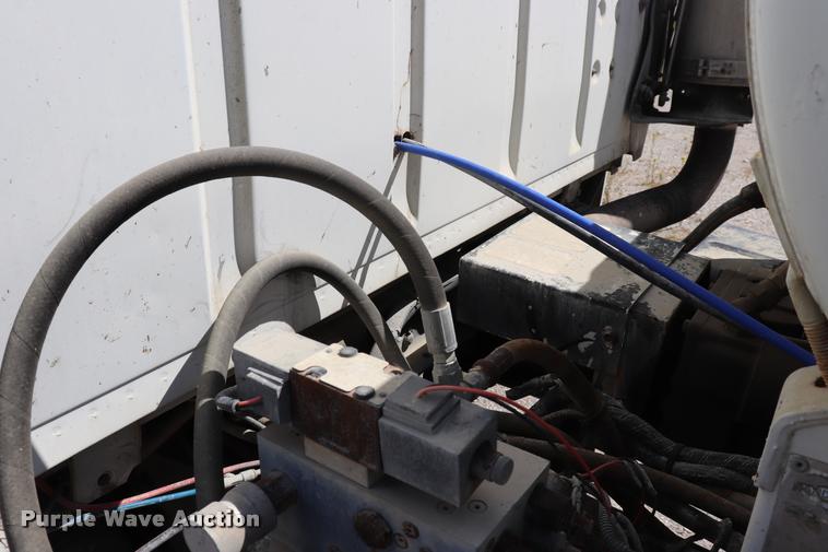 image for item DQ9315 1995 Ford LT8000 ready mix truck