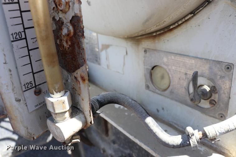 image for item DQ9315 1995 Ford LT8000 ready mix truck