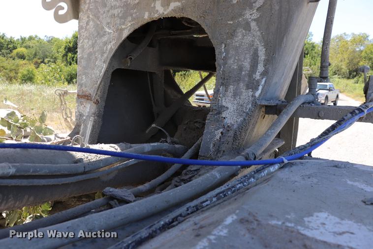 image for item DQ9315 1995 Ford LT8000 ready mix truck