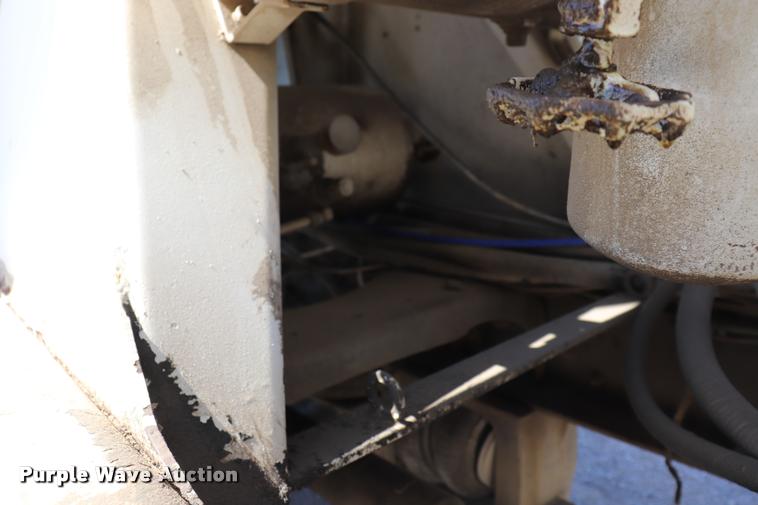 image for item DQ9315 1995 Ford LT8000 ready mix truck