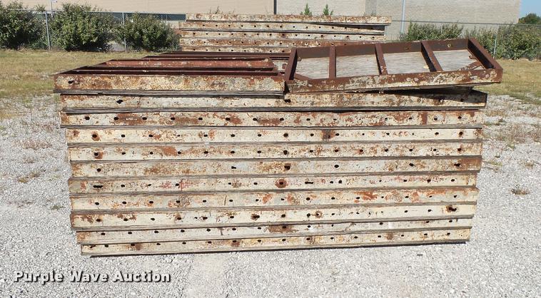 image for item DS9719 Approximately 50 concrete forms