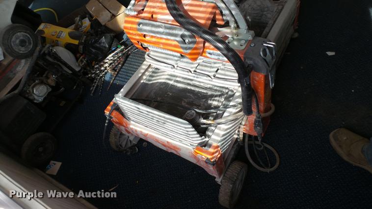 image for item DT9092 Husqvarna MS360 wet/dry tile saw