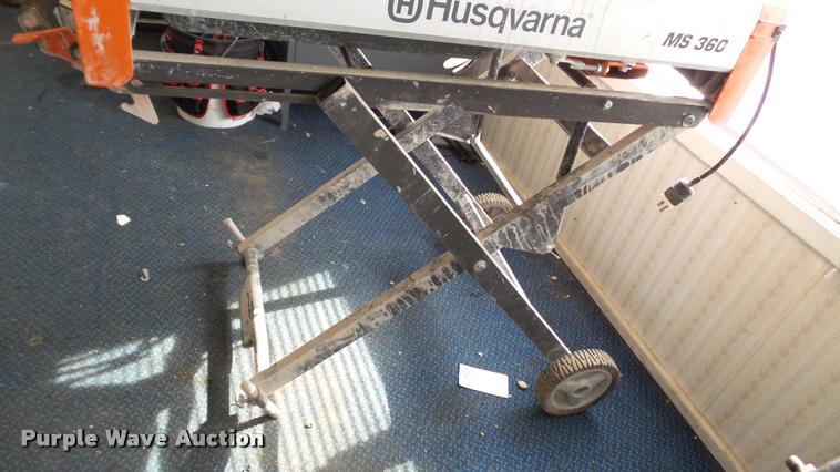 image for item DT9092 Husqvarna MS360 wet/dry tile saw