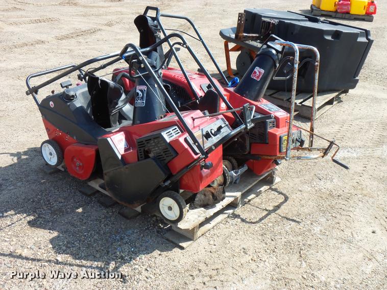 image for item DT9095 (4) snow blowers