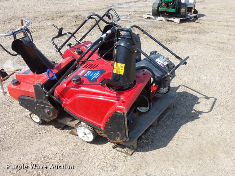 image for item DT9095 (4) snow blowers