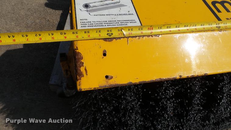 image for item DT9097 MB sweeper