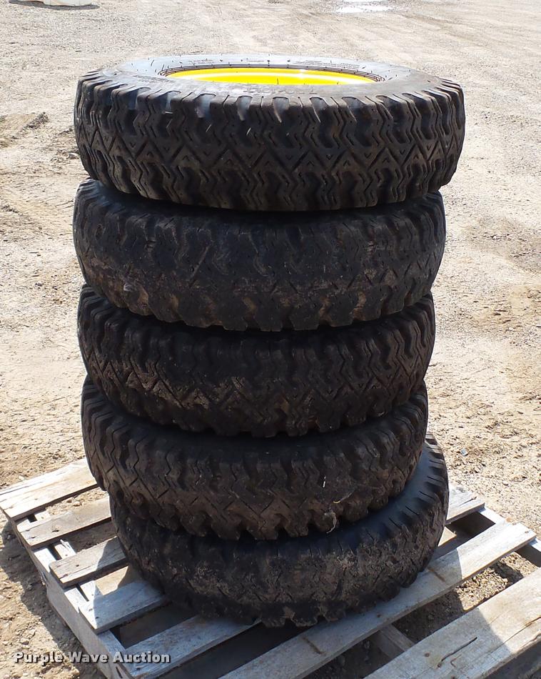 image for item DT9101 (5) Wolf Paws 7.50-16LT skid steer tires