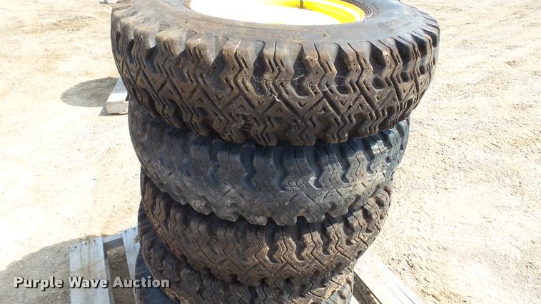 image for item DT9101 (5) Wolf Paws 7.50-16LT skid steer tires