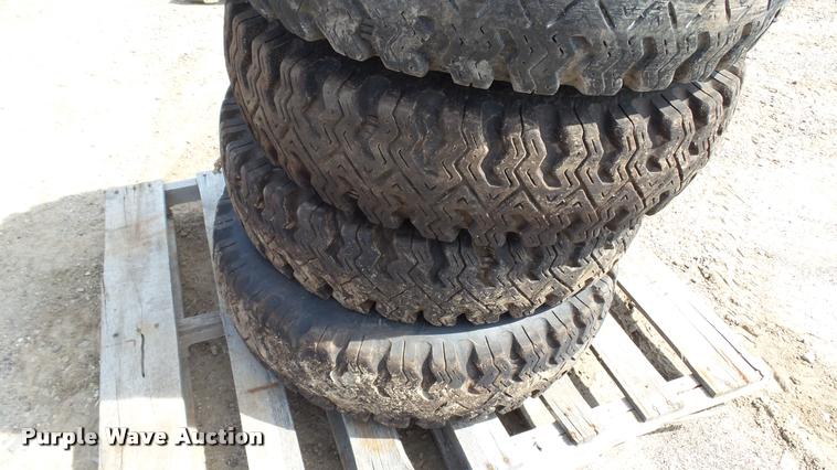 image for item DT9101 (5) Wolf Paws 7.50-16LT skid steer tires