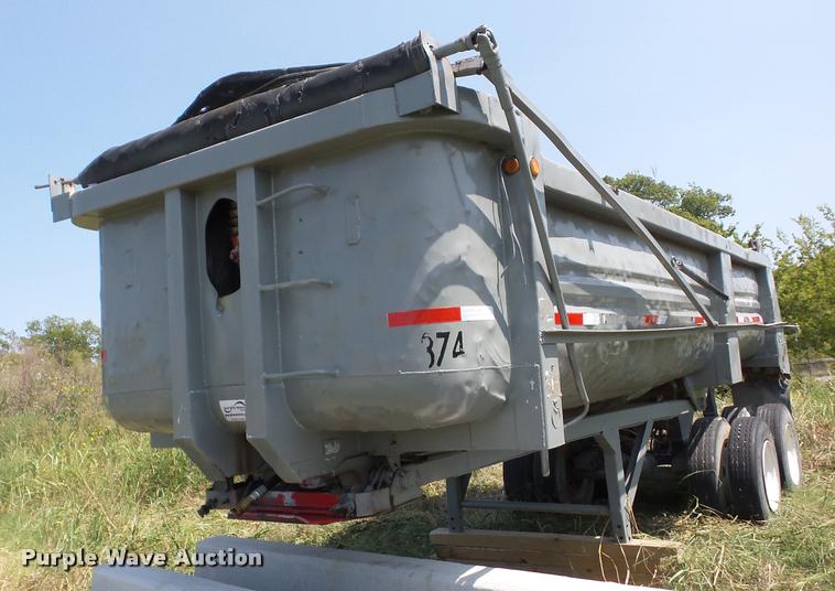 image for item J8594 1982 Clement end dump trailer