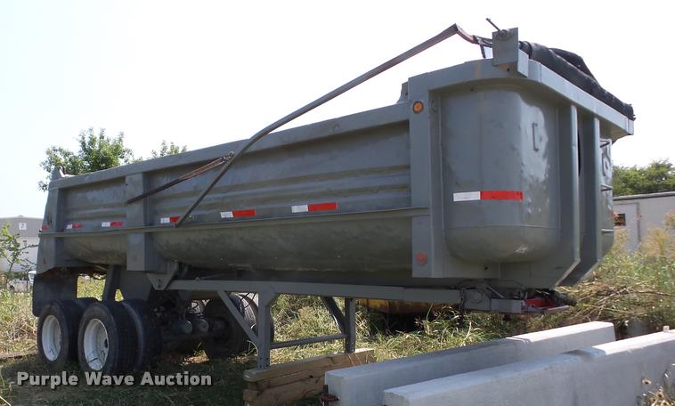 image for item J8594 1982 Clement end dump trailer