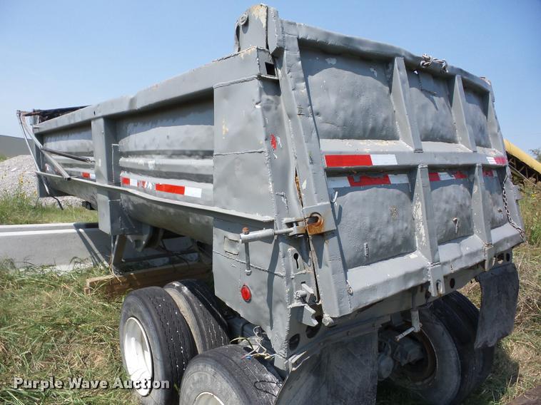 image for item J8594 1982 Clement end dump trailer