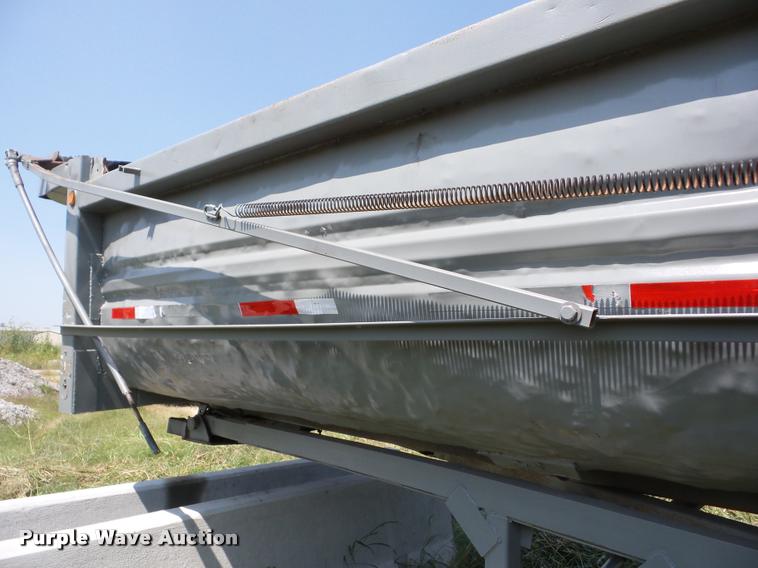 image for item J8594 1982 Clement end dump trailer