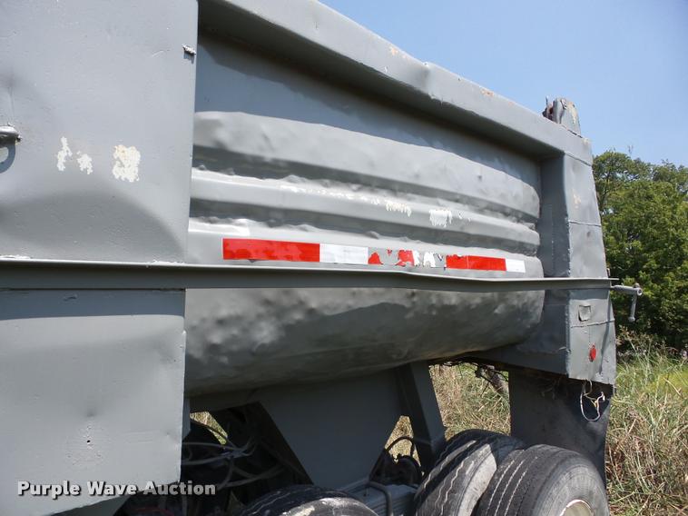image for item J8594 1982 Clement end dump trailer