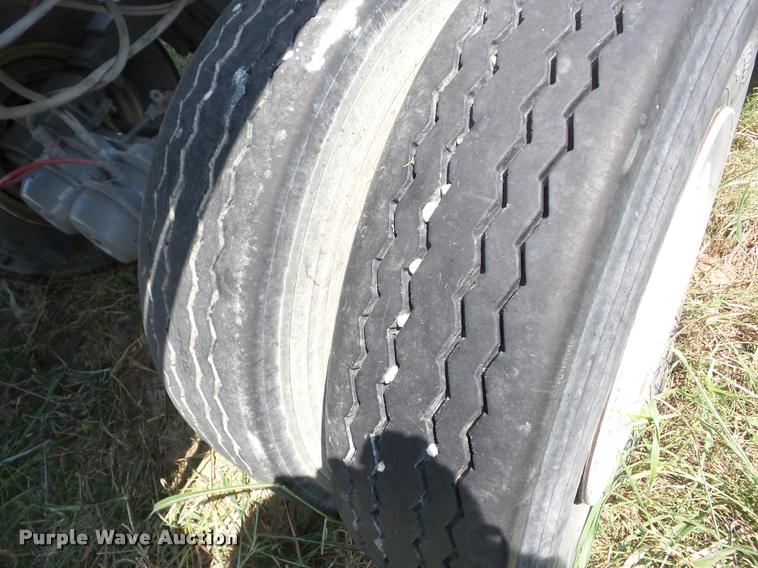 image for item J8594 1982 Clement end dump trailer