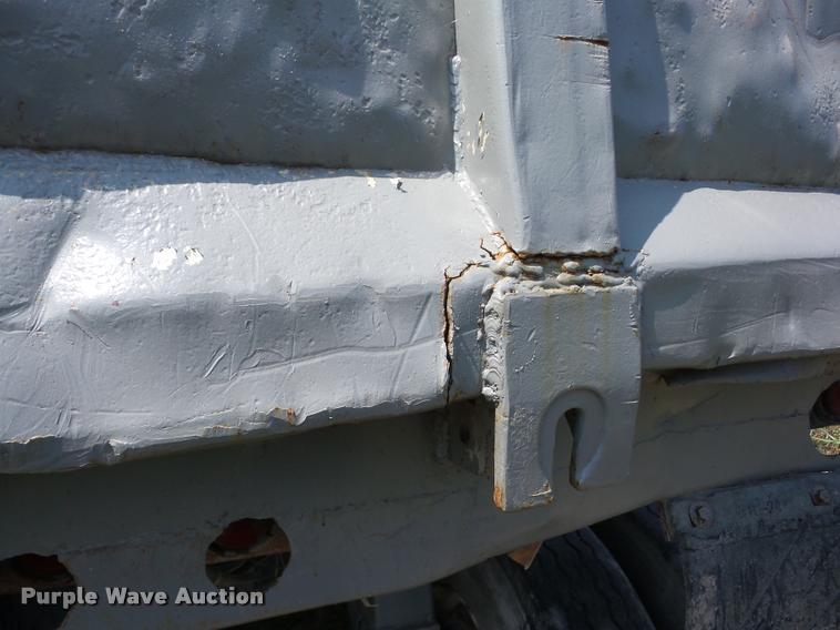 image for item J8594 1982 Clement end dump trailer