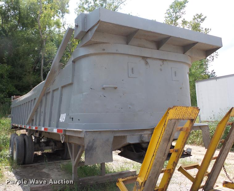 image for item J8598 1975 Lufkin end dump trailer