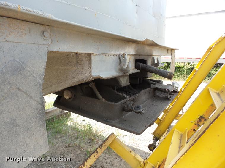 image for item J8598 1975 Lufkin end dump trailer