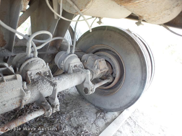 image for item J8598 1975 Lufkin end dump trailer