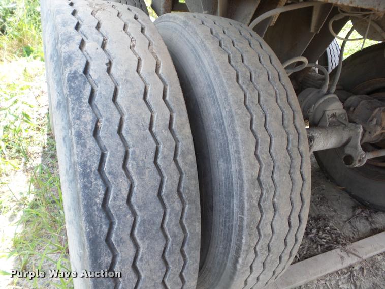 image for item J8598 1975 Lufkin end dump trailer