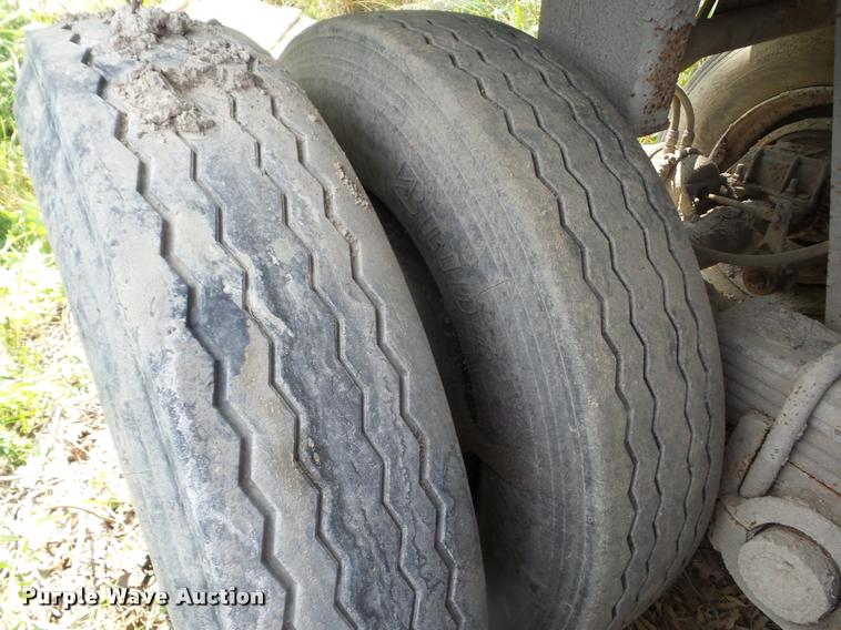 image for item J8598 1975 Lufkin end dump trailer