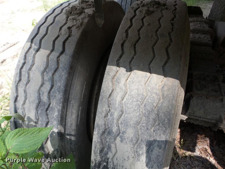 image for item J8598 1975 Lufkin end dump trailer