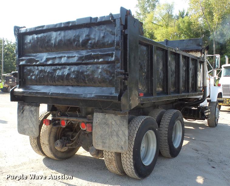image for item J8603 2000 International 2554 dump truck