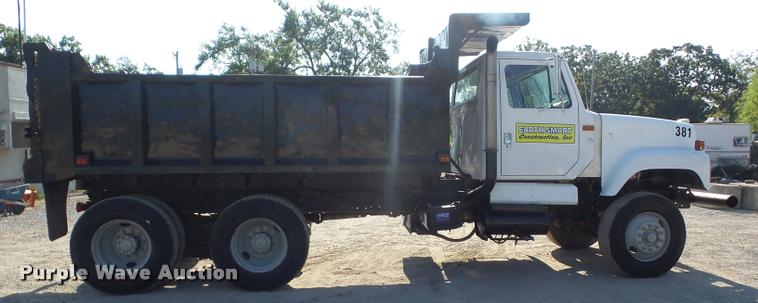 image for item J8603 2000 International 2554 dump truck