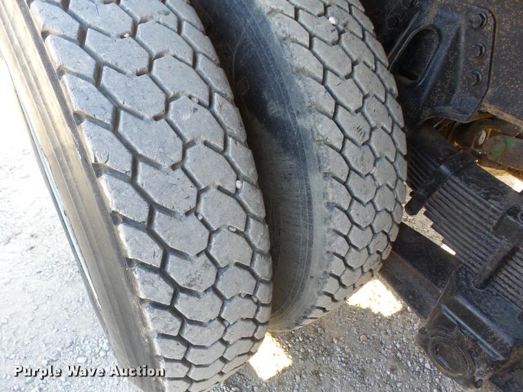 image for item J8603 2000 International 2554 dump truck