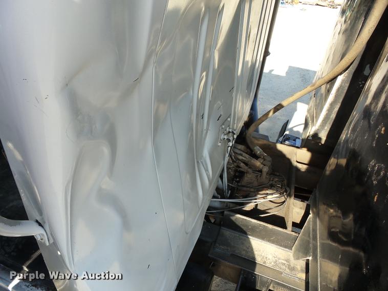 image for item J8603 2000 International 2554 dump truck