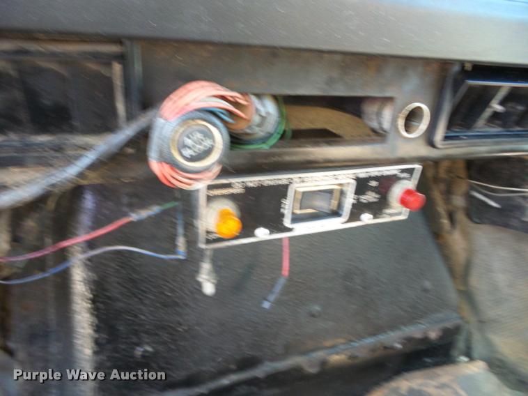 image for item J8603 2000 International 2554 dump truck