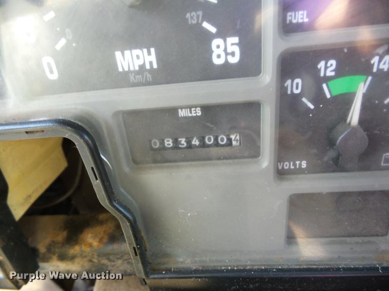 image for item J8603 2000 International 2554 dump truck