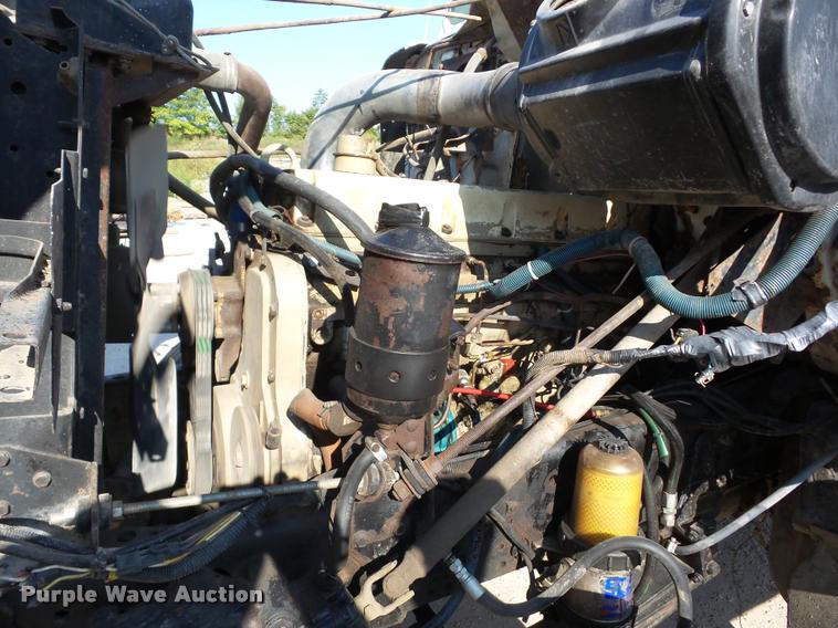 image for item J8603 2000 International 2554 dump truck