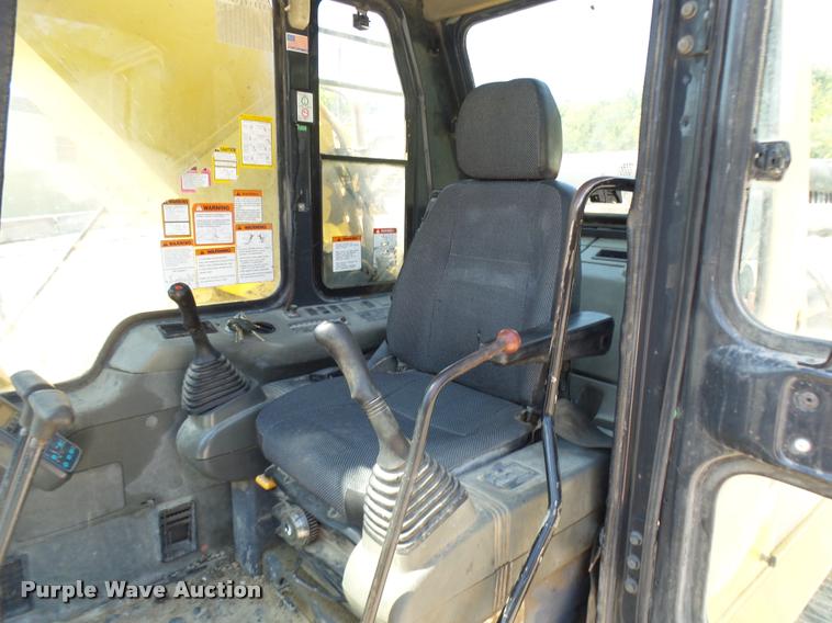 image for item K1781 2003 Komatsu PC400LC-6 excavator