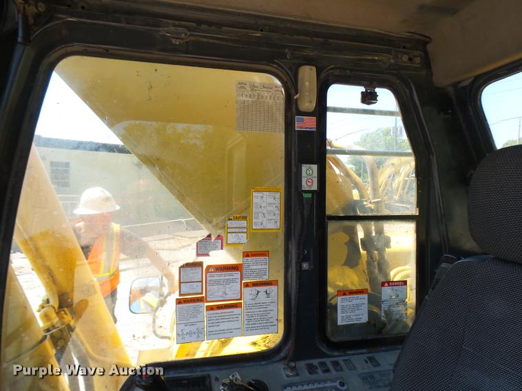 image for item K1781 2003 Komatsu PC400LC-6 excavator