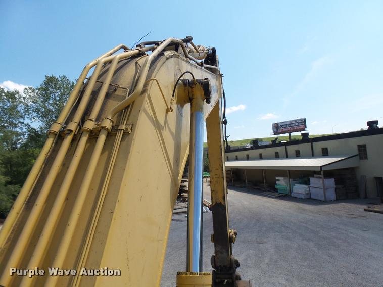 image for item K1781 2003 Komatsu PC400LC-6 excavator