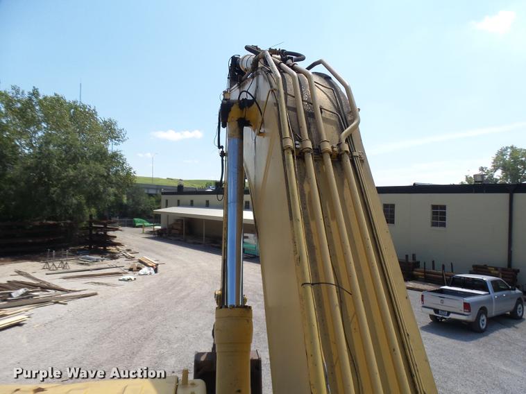 image for item K1781 2003 Komatsu PC400LC-6 excavator