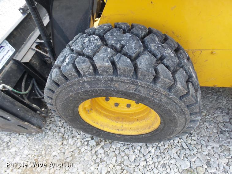 image for item K1791 2012 John Deere 326D skid steer