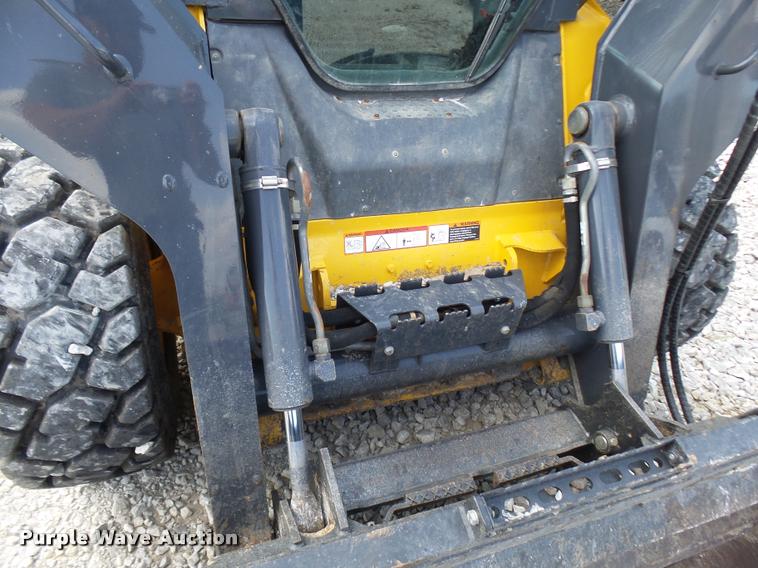 image for item K1791 2012 John Deere 326D skid steer