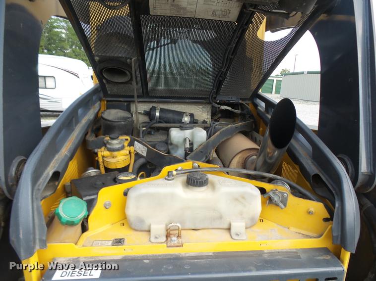 image for item K1791 2012 John Deere 326D skid steer