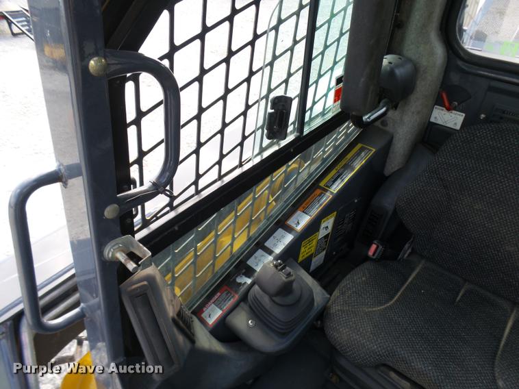 image for item K1791 2012 John Deere 326D skid steer