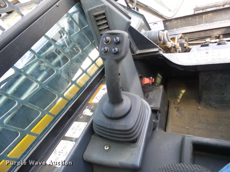 image for item K1791 2012 John Deere 326D skid steer