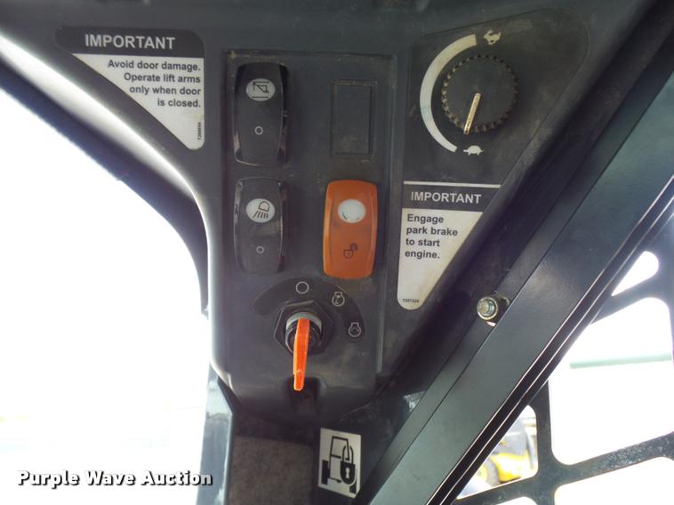 image for item K1791 2012 John Deere 326D skid steer