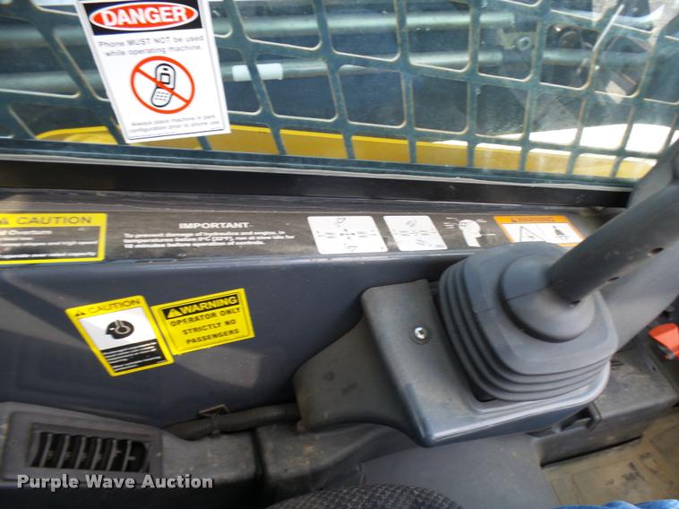 image for item K1791 2012 John Deere 326D skid steer