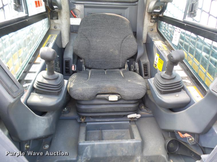 image for item K1791 2012 John Deere 326D skid steer