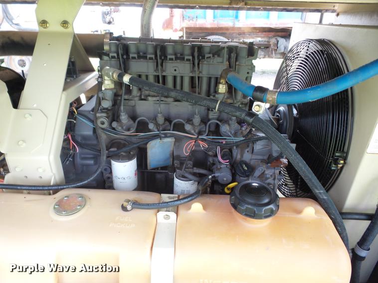 image for item K6423 1997 Ingersoll Rand 185 air compressor