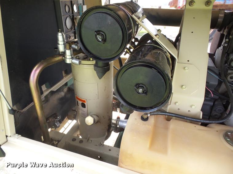 image for item K6423 1997 Ingersoll Rand 185 air compressor