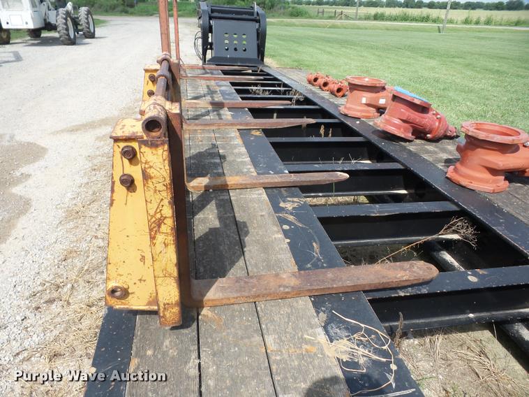 image for item K6424 Case skid steer pallet forks